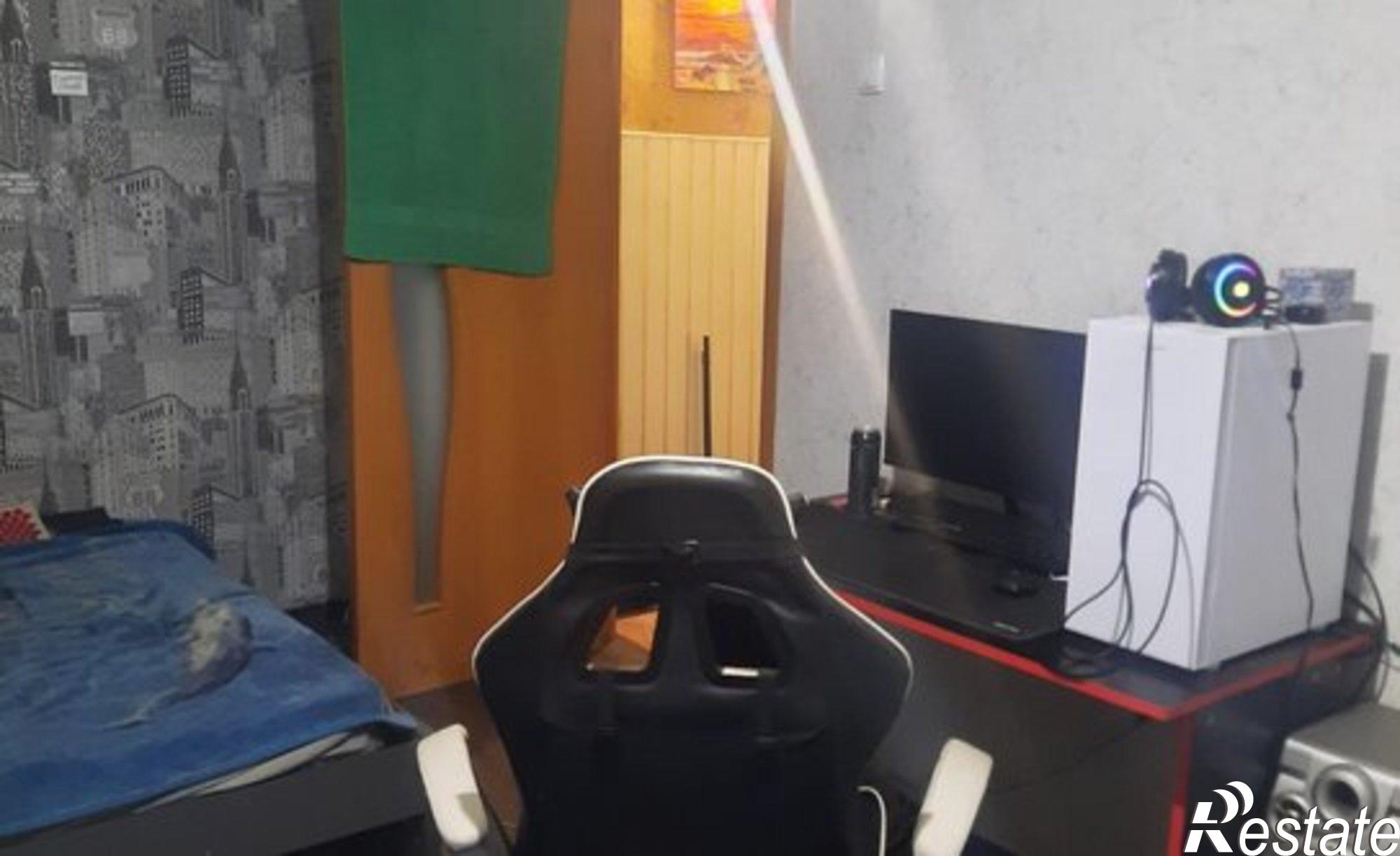 Купить квартиру за 2 300 000 рублей на мкр В-1, 15