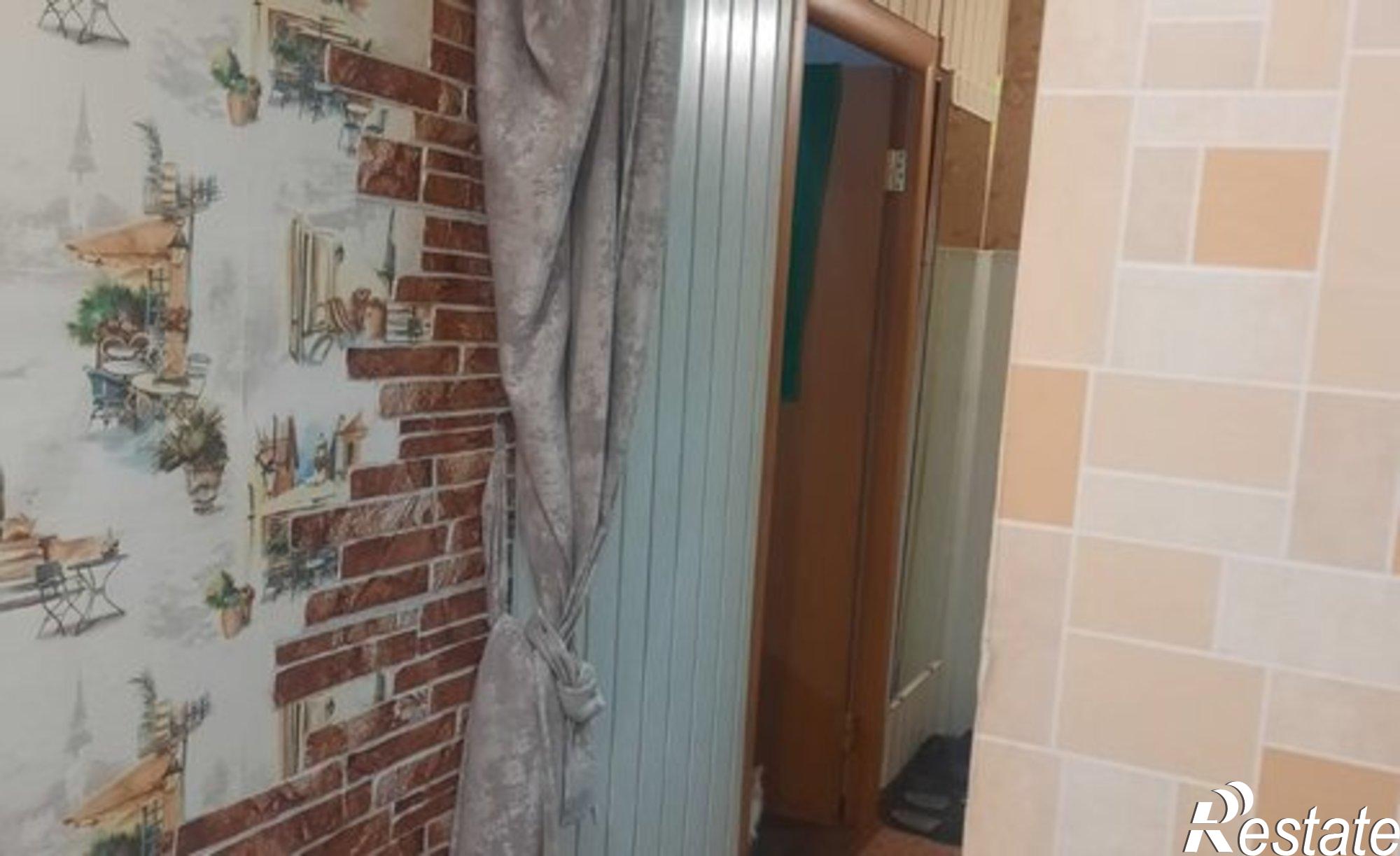 Купить квартиру за 2 300 000 рублей на мкр В-1, 15