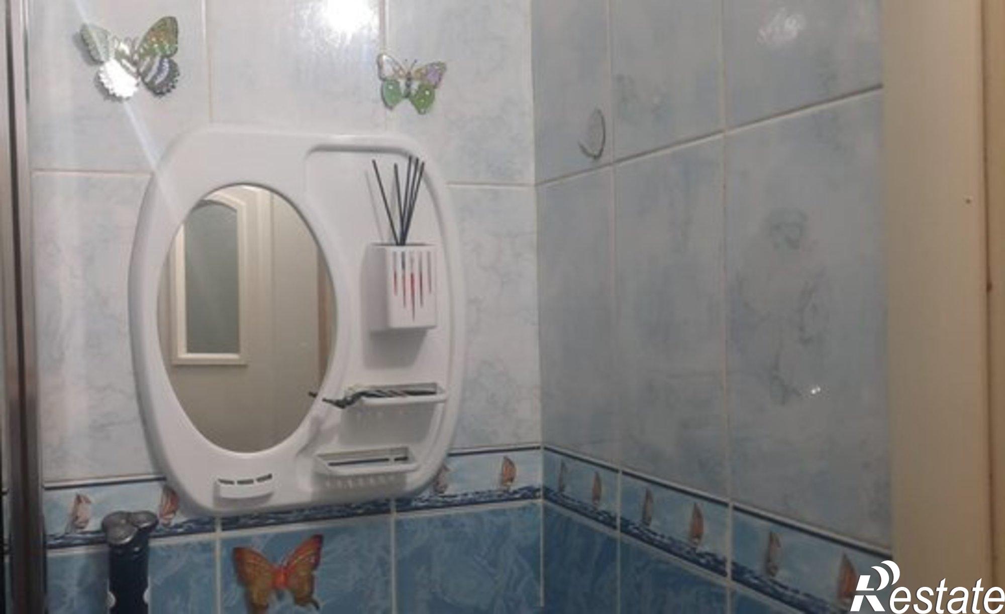 Купить квартиру за 2 300 000 рублей на мкр В-1, 15