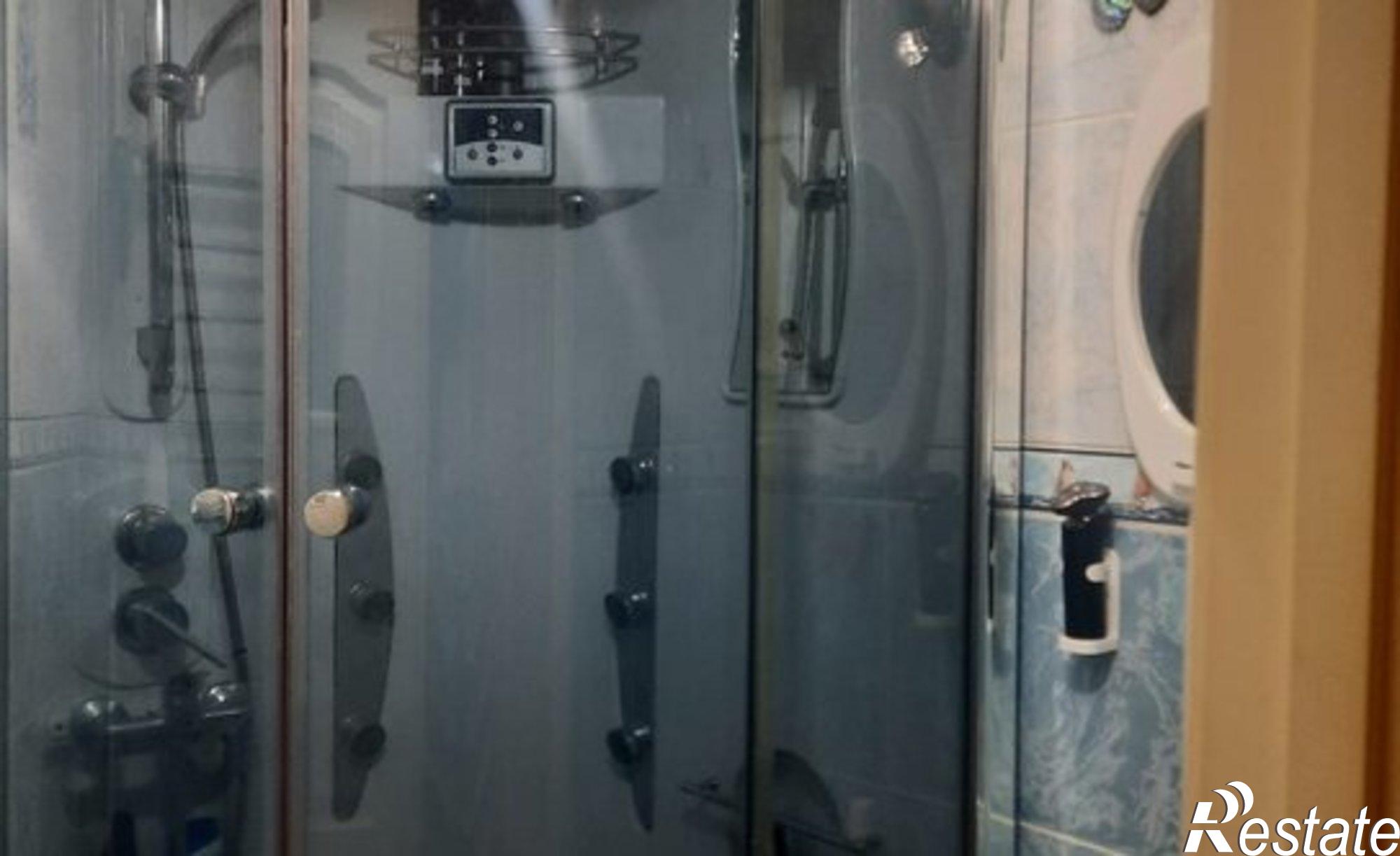 Купить квартиру за 2 300 000 рублей на мкр В-1, 15