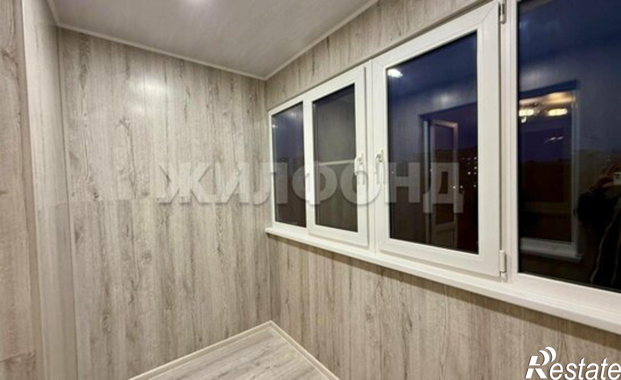 Купить квартиру за 3 863 000 рублей на Тополиная улица, 3