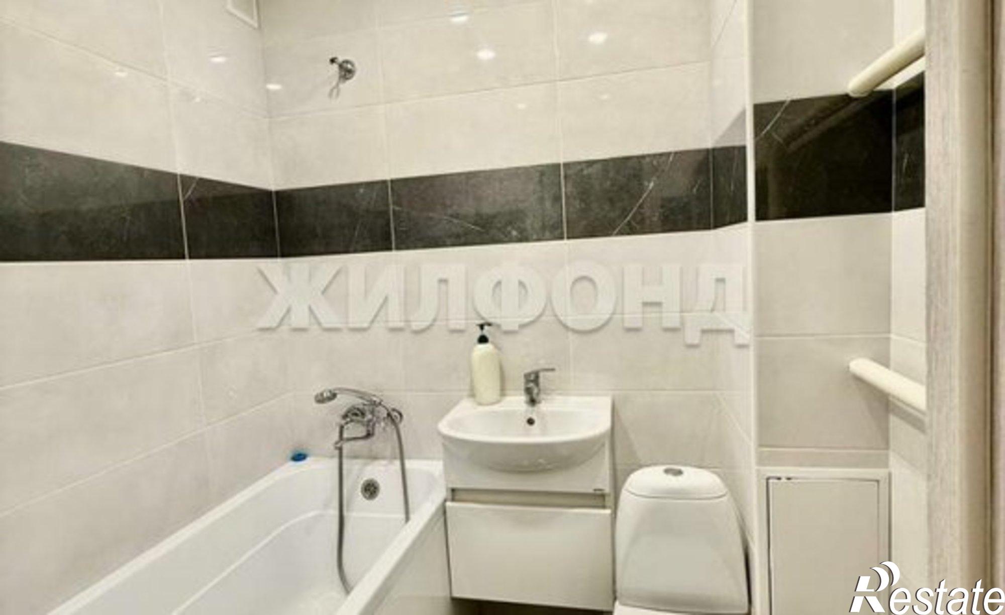 Купить квартиру за 3 863 000 рублей на Тополиная улица, 3