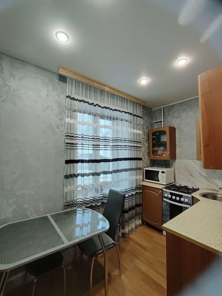 2-комн квартира Суворова улица, 41