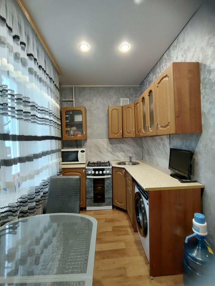 2-комн квартира Суворова улица, 41