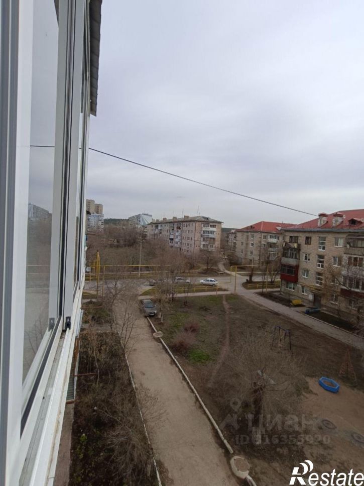 2-комн квартира улица Крылова, 8/6,  д. 8/6