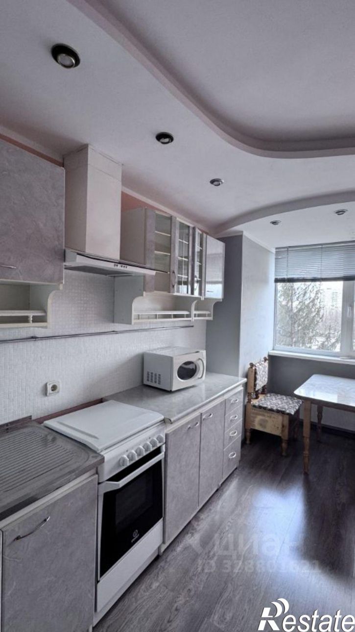 2-комн квартира Революционная улица, 56,  д. 56