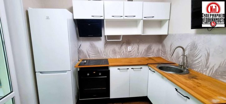 2-комн квартира улица Веры Ершовой, 4