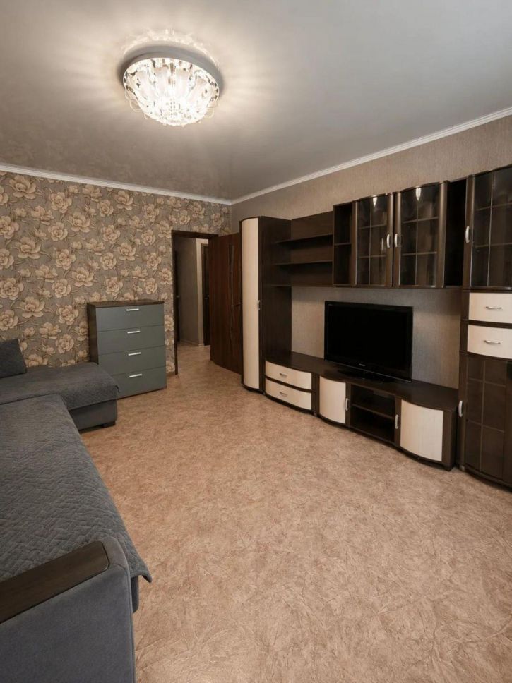 2-комн квартира Суворова улица, 41