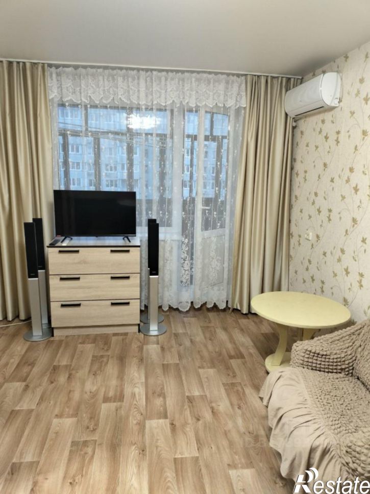 1-комн квартира Тополиная улица, 52,  д. 52