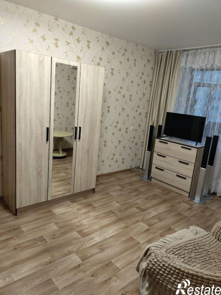 1-комн квартира Тополиная улица, 52,  д. 52