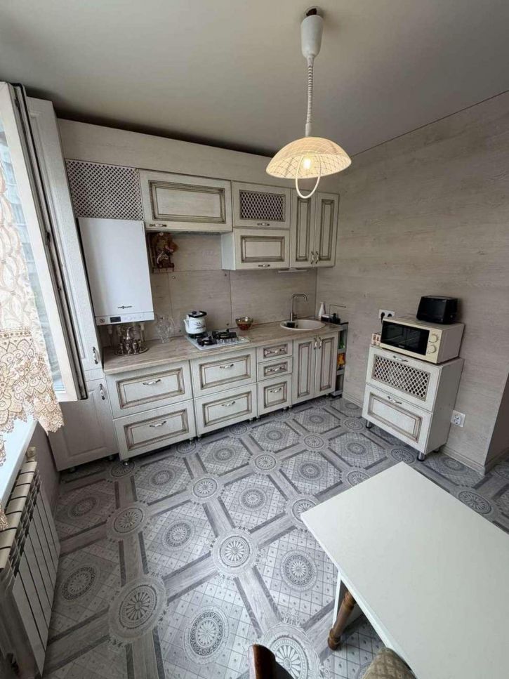 2-комн квартира улица Митрополита Мануила Лемешевского, 17