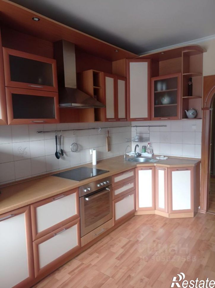 2-комн квартира улица Полякова, 24,  д. 24