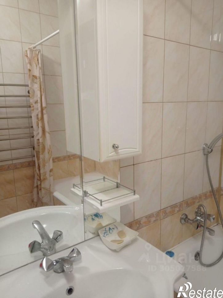 2-комн квартира улица Полякова, 24,  д. 24