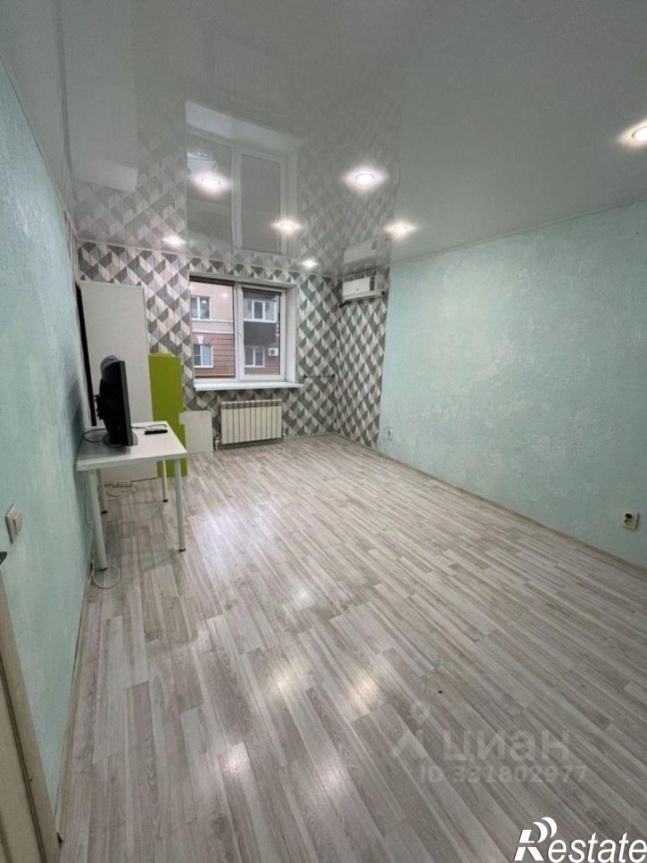 2-комн квартира Крутые Ключи м-н, улица Виталия Жалнина, 4