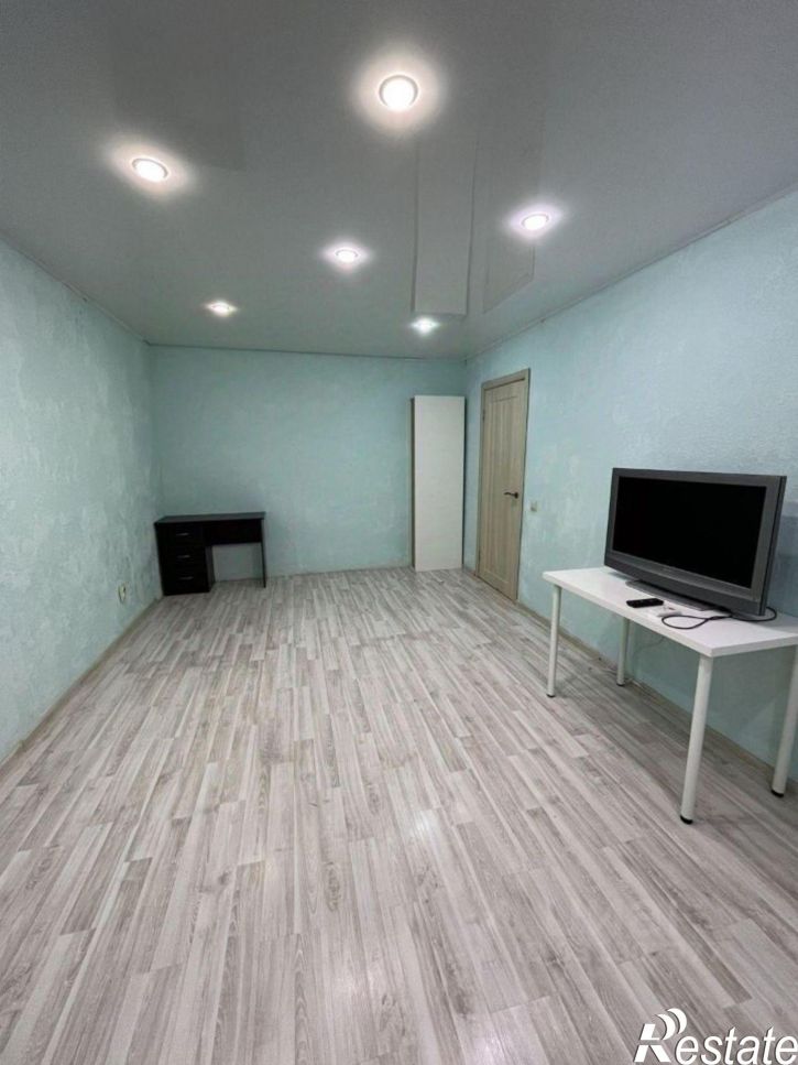 2-комн квартира Крутые Ключи м-н, улица Виталия Жалнина, 4