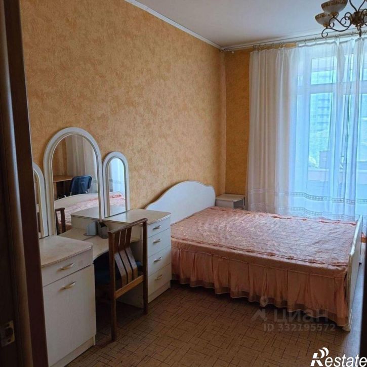 4-комн квартира улица Победы, 1