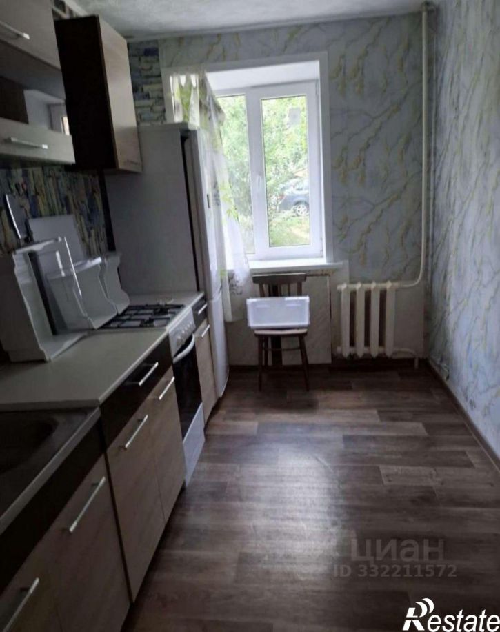 4-комн квартира улица Батайская,дом 9