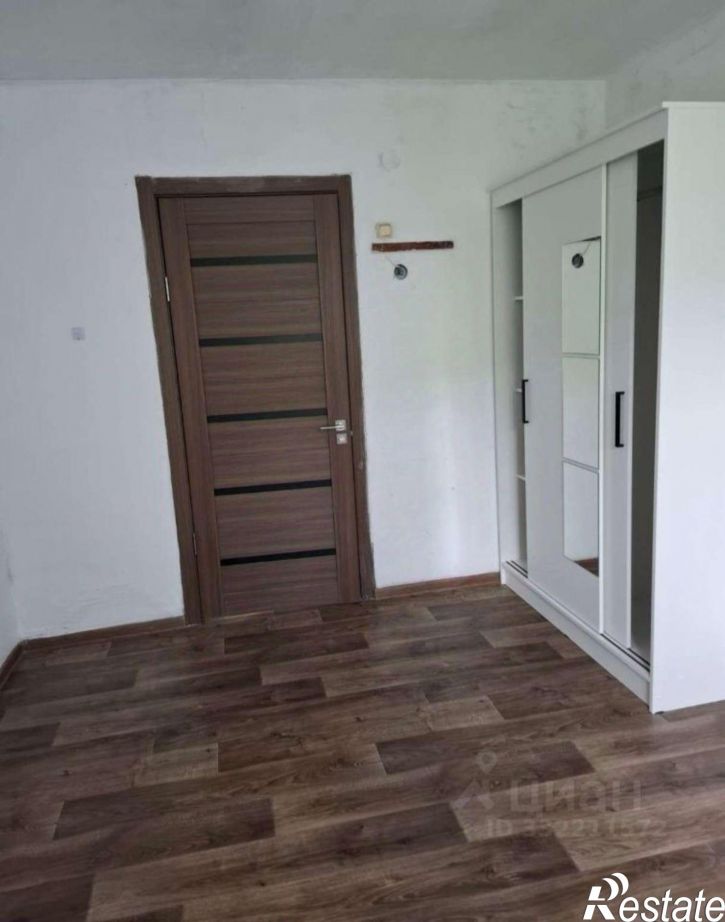 4-комн квартира улица Батайская,дом 9