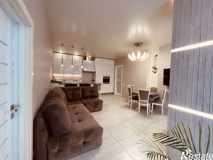 4-комн квартира Самара, 8-я просека, 10Д