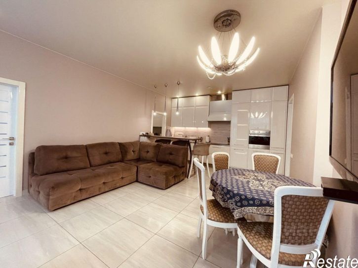 4-комн квартира Самара, 8-я просека, 10Д