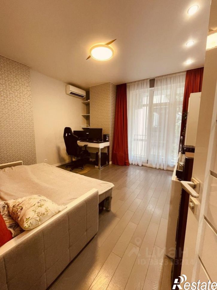4-комн квартира Самара, 8-я просека, 10Д