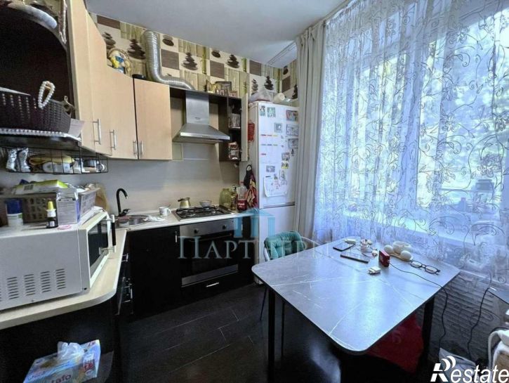 2-комн квартира Строителей улица, 27