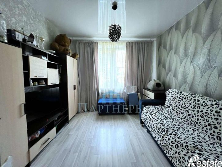 2-комн квартира Строителей улица, 27