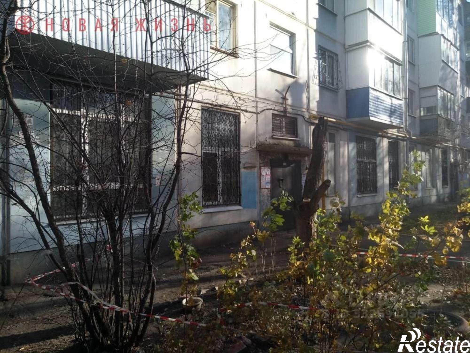 Купить торговое помещение за 14 500 100 рублей на Авроры ул, 106