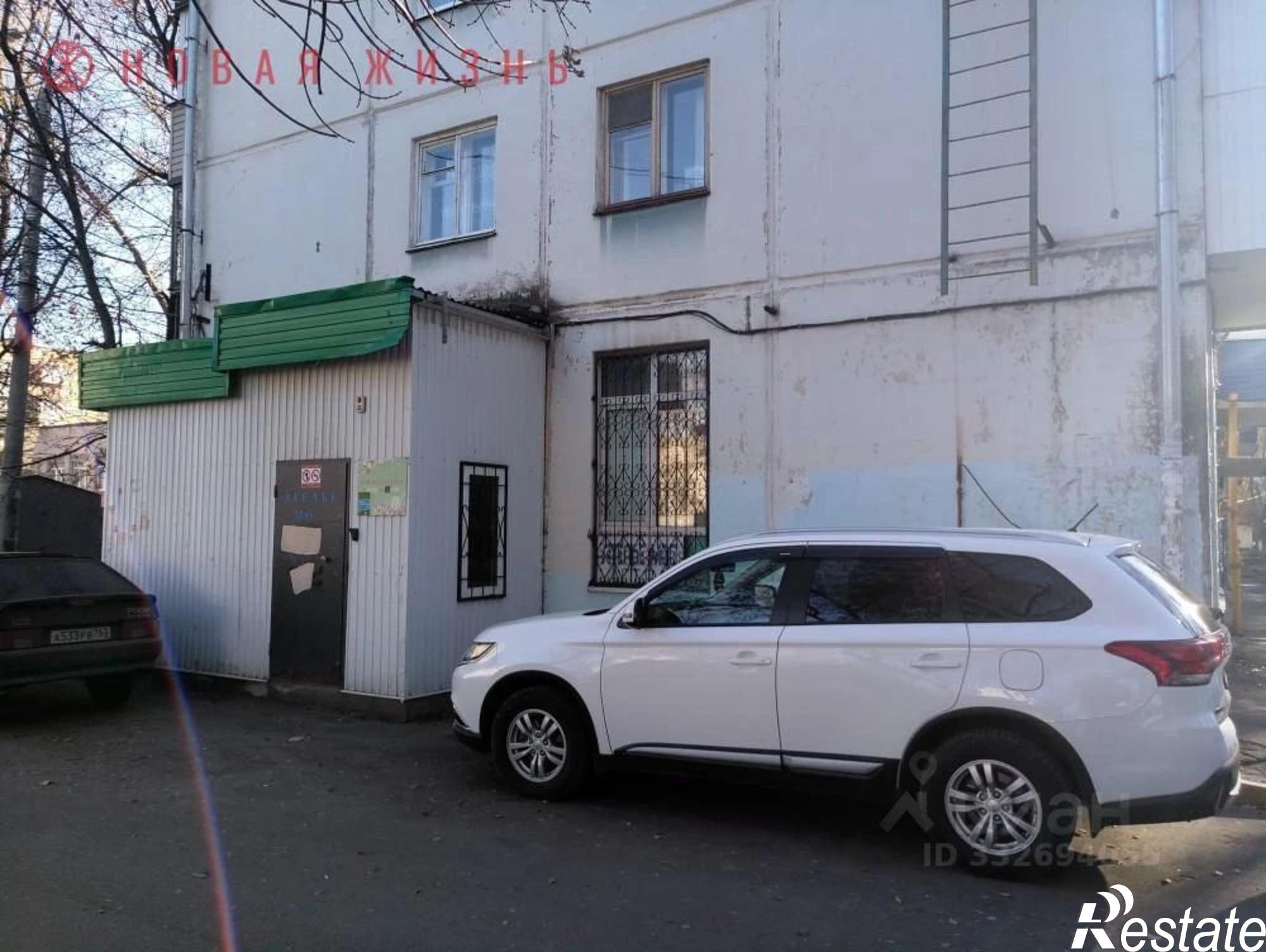 Купить торговое помещение за 14 500 100 рублей на Авроры ул, 106