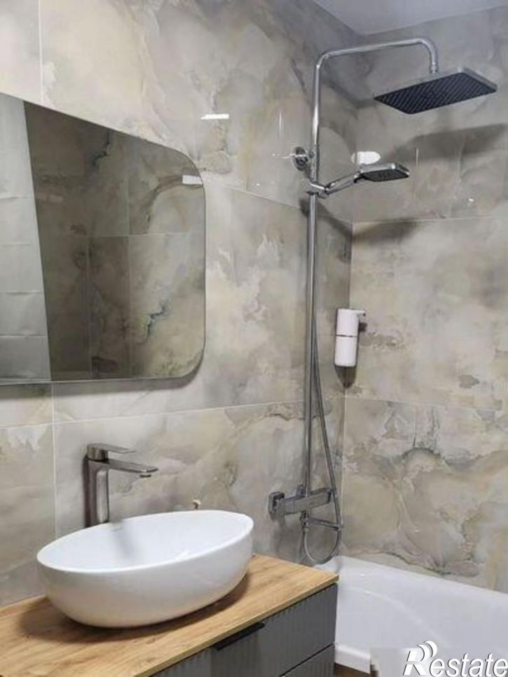 2-комн квартира Маяковского улица, 81