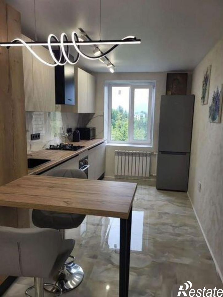 2-комн квартира Маяковского улица, 81