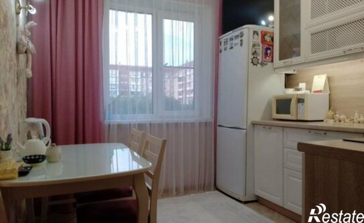 4-комн квартира Тольятти, улица 40 лет Победы