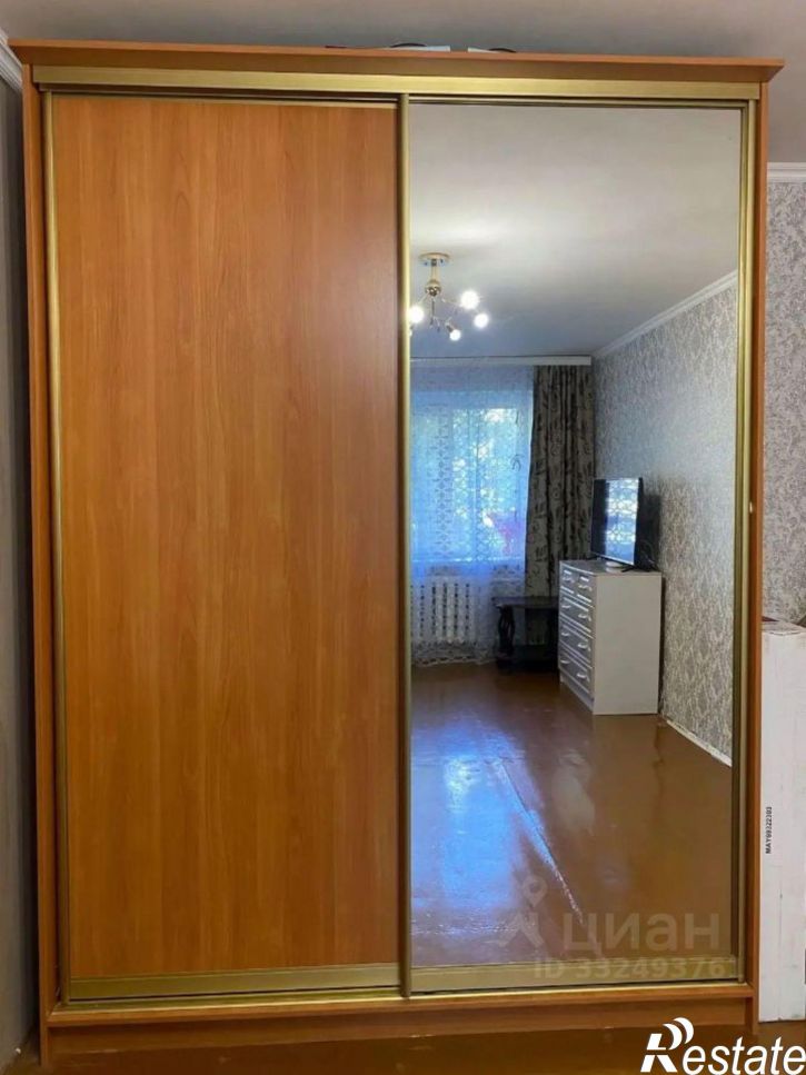 2-комн квартира мкр В-1, 11,  д. 11
