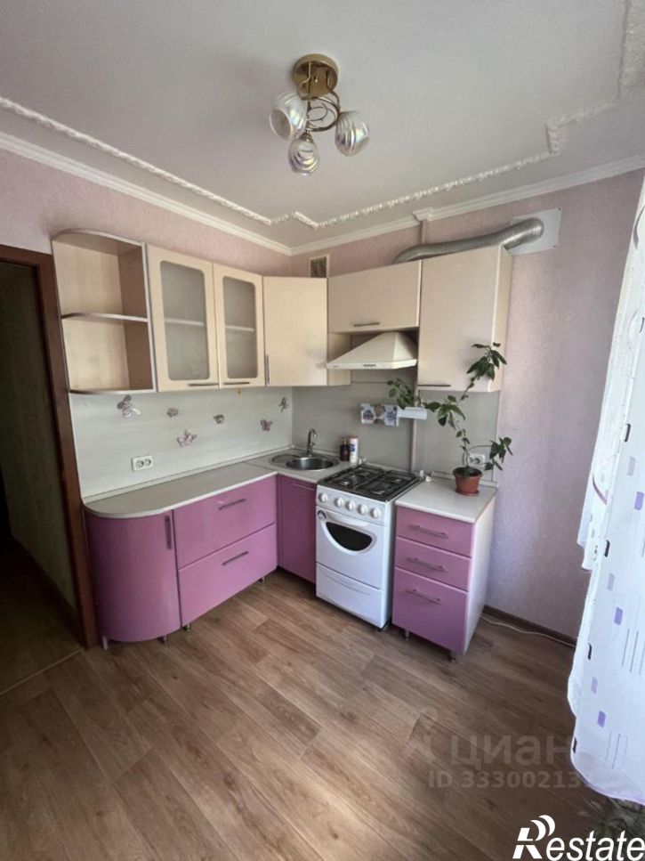 2-комн квартира мкр В-1, 4,  д. 4