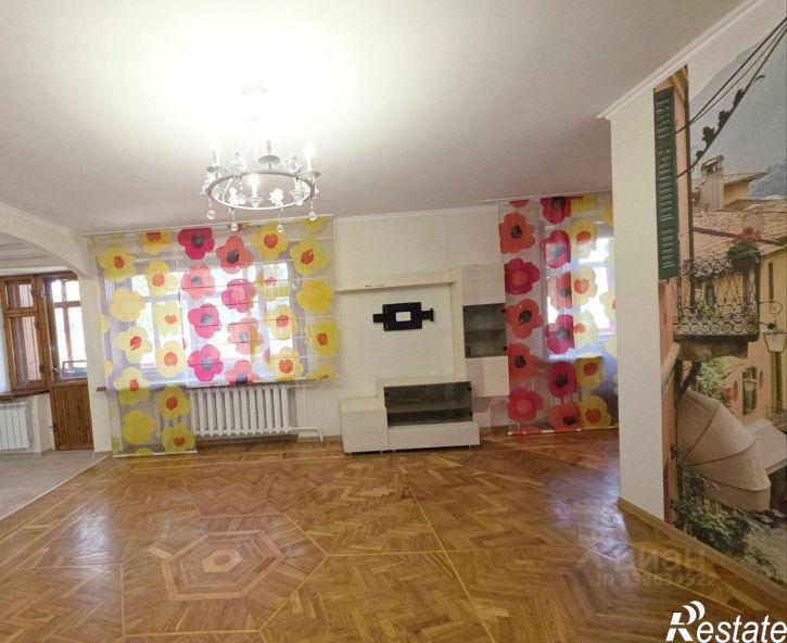 3-комн квартира улица Лизы Чайкиной, 50,  д. 50