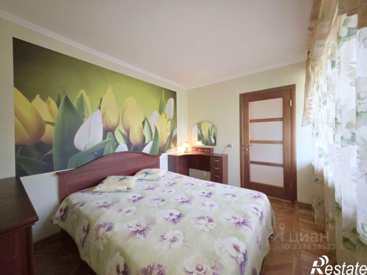 3-комн квартира улица Лизы Чайкиной, 50,  д. 50