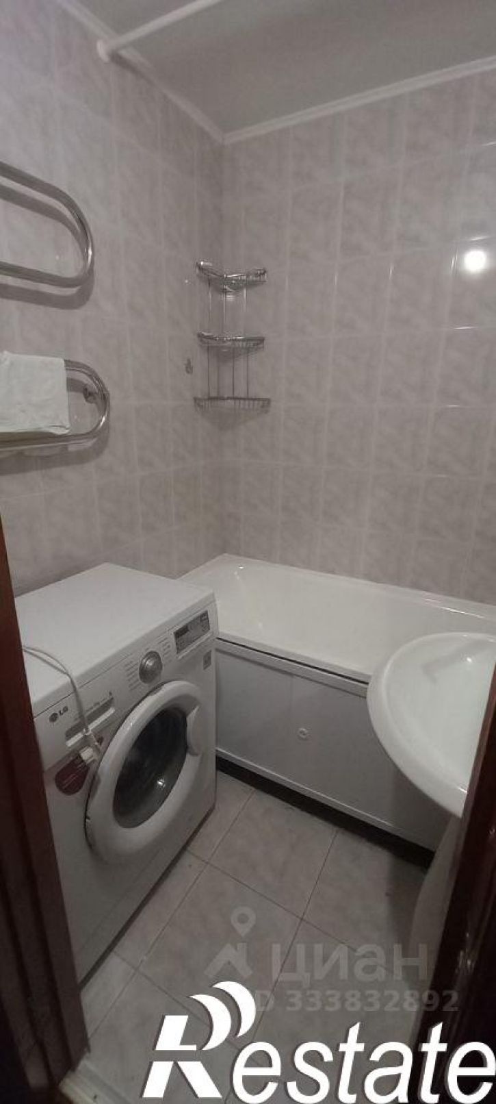 3-комн квартира улица Голосова, 103,  д. 103