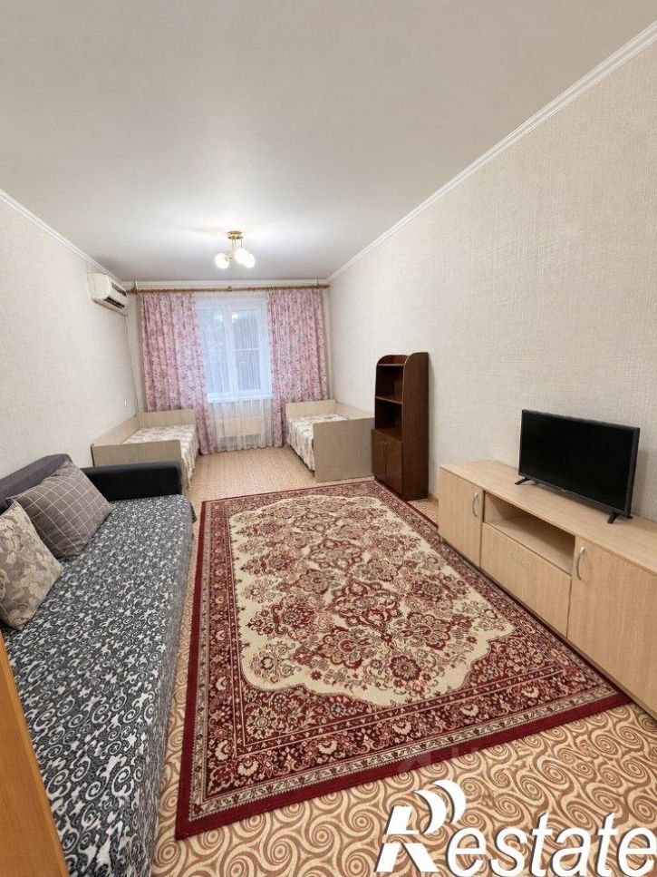3-комн квартира улица Лизы Чайкиной, 23,  д. 23