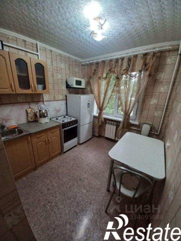 1-комн квартира Строительная улица, 14,  д. 14