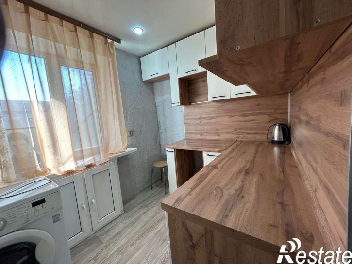 2-комн квартира Строительная улица, 12