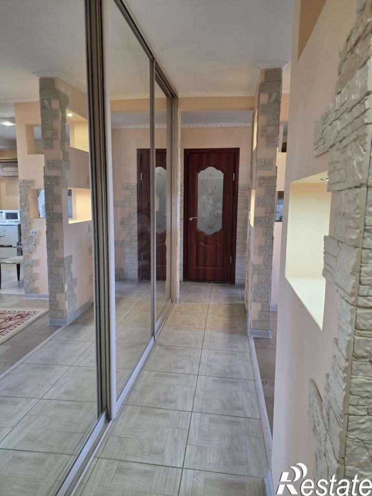 3-комн квартира Железнодорожная улица, 74