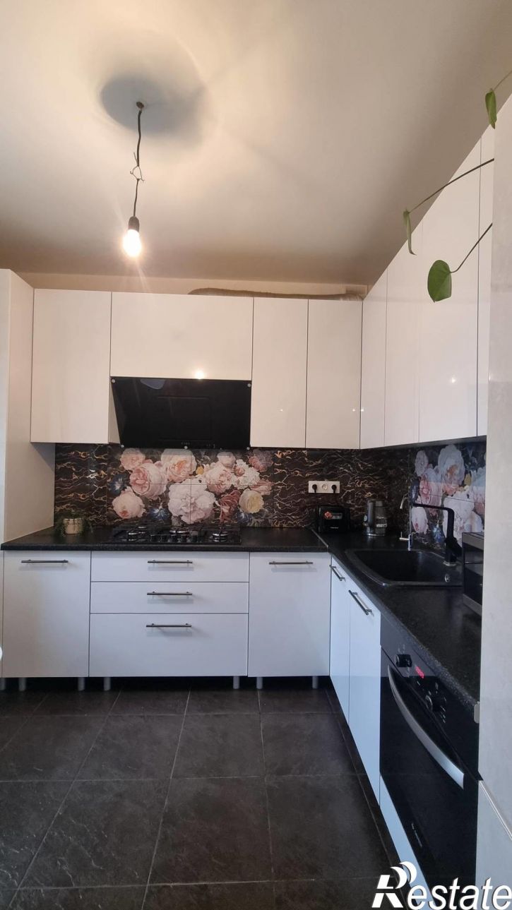 3-комн квартира Николаевский проспект, 36