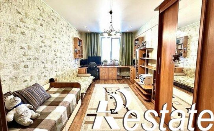 3-комн квартира улица Суворова, 43,  д. 43